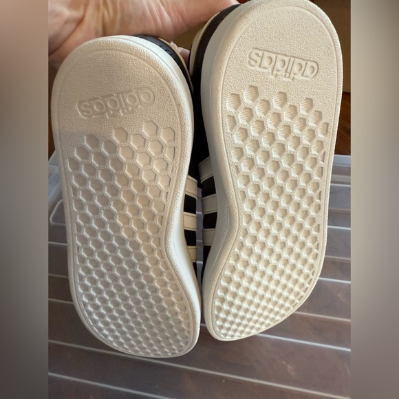 Adidas Grand Court 2.0 Black and White Shoes - Picture 4 of 4